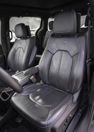 Chrysler Pacifica cena 104700 przebieg: 197000, rok produkcji 2018 z Białystok małe 497
